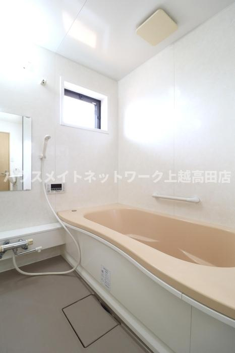 ロイヤルガーデン絆 Ｂの浴室|浴室1坪（追焚機能付）