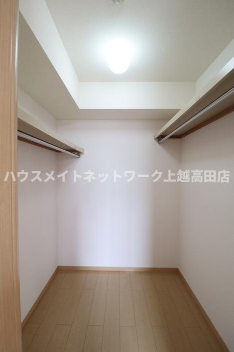 ロイヤルガーデン絆 Ｂの収納|ウォークインクローゼット