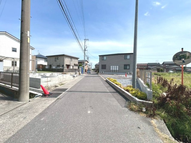 ハートフルタウン　一宮市西五城　全1区画分譲の前面道路含む現地写真|「現地（2026年5月12日）撮影」　
■前面道路　
■ヤマダ不動産　株式会社リライフ