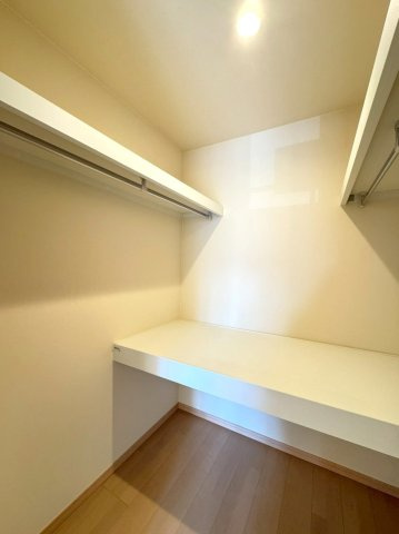市バス「樋爪」停徒歩６分◆オール電化◆全居室６帖以上◆収納豊富◆伏見区羽束師古川町の収納|ウォークインクローゼット