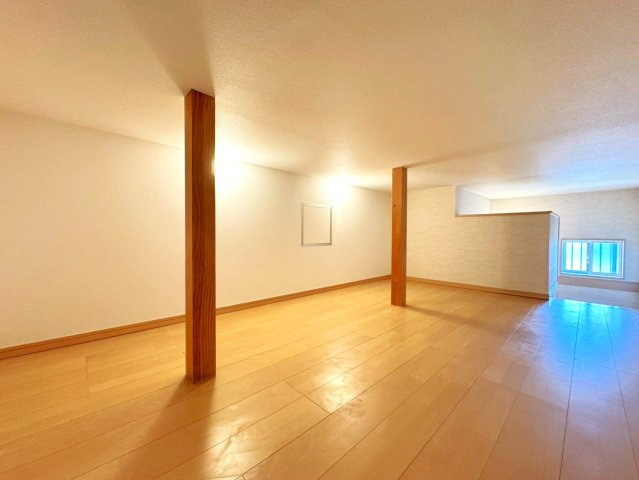 市バス「樋爪」停徒歩６分◆オール電化◆全居室６帖以上◆収納豊富◆伏見区羽束師古川町の収納|小屋裏収納