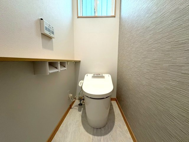 市バス「樋爪」停徒歩６分◆オール電化◆全居室６帖以上◆収納豊富◆伏見区羽束師古川町のトイレ|トイレ