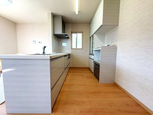 市バス「樋爪」停徒歩６分◆オール電化◆全居室６帖以上◆収納豊富◆伏見区羽束師古川町のキッチン|キッチン