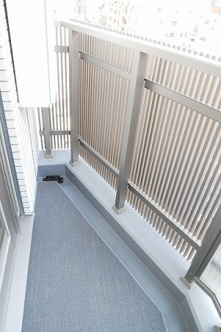 Nステージ上野のバルコニー