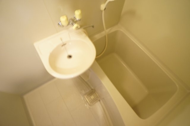 【浴室】 | クレセントヒル | お風呂で日々の疲れを落としましょう