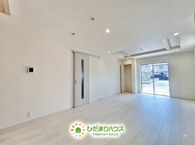 久喜市青葉５丁目　新築一戸建ての居間・リビング|お子様も遊びまわれる広々リビング(*^^*)