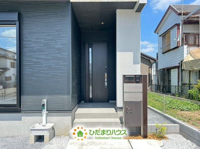 久喜市青葉５丁目　新築一戸建ての玄関|おしゃれな玄関ポーチ仕様です。