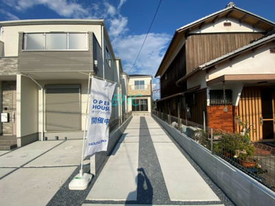 【外観】 | 別保２丁目　１期４号地 | その邸が魅せる、気品・上質・重厚感・極細やかさ、そのすべては訪れた者に安らぎと品性を与える特別な空間です。ここに住むからこそ意味がある。すべての（始まり）をここから迎えます。