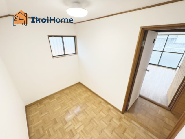 神戸市西区押部谷町木幡　中古戸建の子供部屋|●年中無休：当日予約可●納戸スペースになります。ワークスペースとしてもご利用いただけます