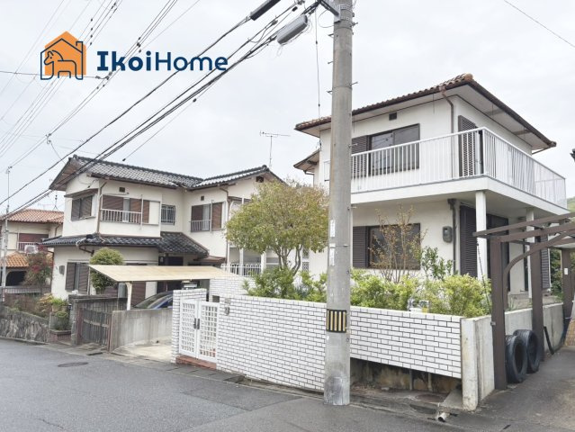 神戸市西区押部谷町木幡　中古戸建のエントランス|～ご見学に関して～平日や夜間でもご案内可能。決まったお時間で身動きが取れない方も臨機応変に対応します