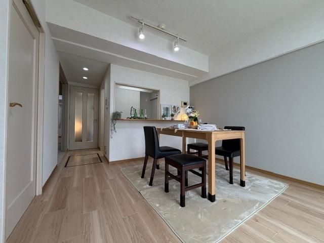 青梅市河辺町６丁目の中古マンションの居間・リビング