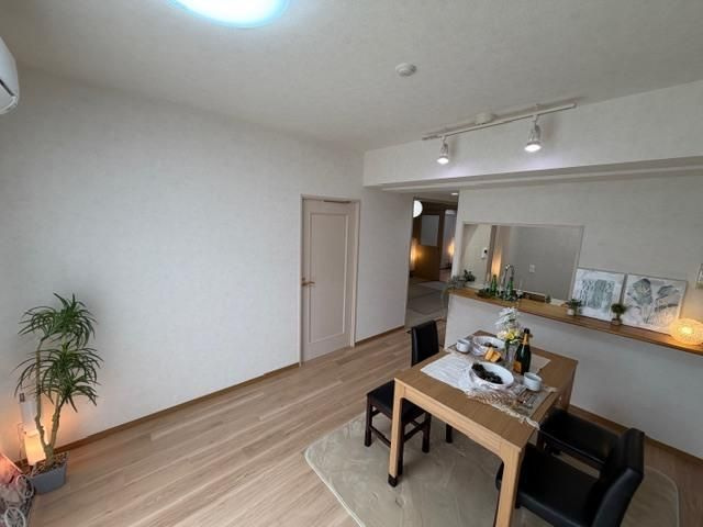 青梅市河辺町６丁目の中古マンションの居間・リビング