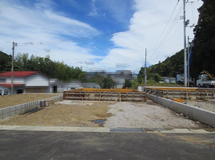 【未使用でキレイ！】香南市野市町父養寺　未入居一戸建ての駐車場|キレイな造成地です☆