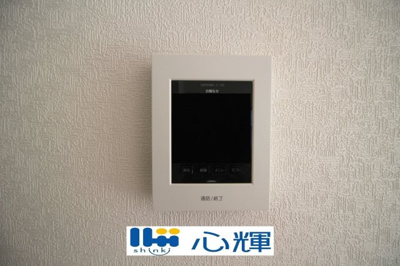 【セキュリティ】 | クレイドルガーデン山陽小野田市南竜王町 第1（2号棟） | 玄関にはＴＶモニター付きインターホン（カメラ）が標準設置。セキュリティも安心です。
