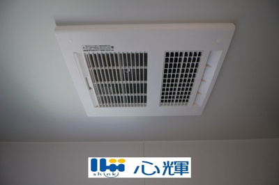 【設備】 | クレイドルガーデン山陽小野田市南竜王町 第1（2号棟） | 浴室換気・乾燥・暖房機（本体）。冬場の予備暖房、夜間や梅雨時の衣類乾燥、カビ対策などに活躍します。
