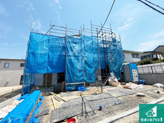 枚方市長尾東町　新築一戸建ての外観|周辺は落ち着いた街並みの住宅地！子育てがしやすい住環境です！まだ未完成ですが、現地でしかわからない事もございます。是非一度ご覧ください。