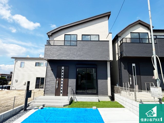 現地案内可能！枚方市長尾東町　新築一戸建ての外観|安心の10年保証！外観を美しく保ち、雨水で汚れを落とします！気になることがありましたら、お気軽にお問い合わせください！