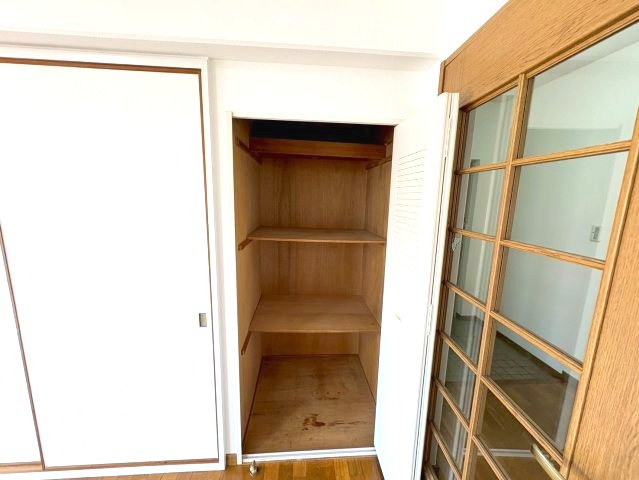 津々山台第二住宅6棟の収納