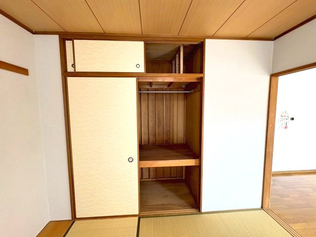 津々山台第二住宅6棟の収納