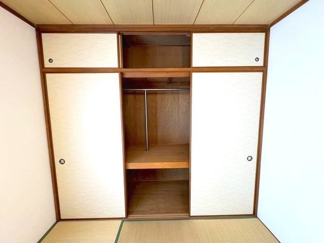 津々山台第二住宅6棟の収納