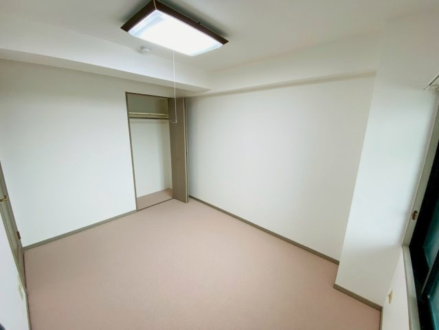 ライオンズガーデンシティ成田の洋室