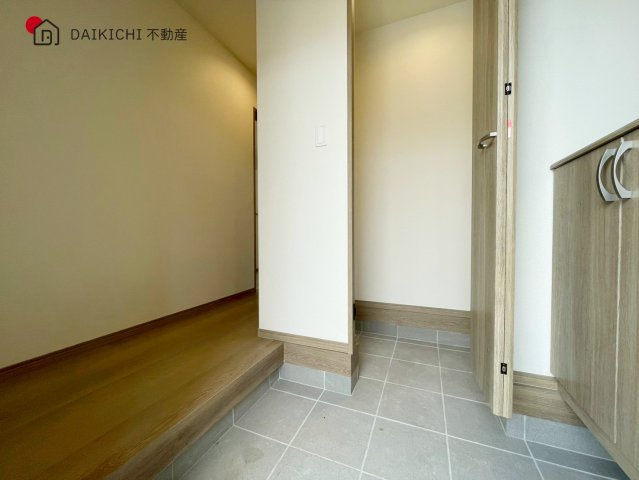 【玄関】 | 北本市宮内2期〈3工期〉　新築戸建　全6棟　R号棟
