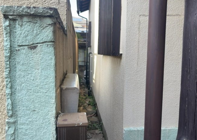 【外観】 | 家を建てる前提で土地を探している場合、地盤の丈夫さは譲れない条件の一つです。地盤が脆弱だと追加工事が必要となります。また、過去に地盤沈下や液状化現象を起こした土地は、できるだけ避けた方がいいでしょう。