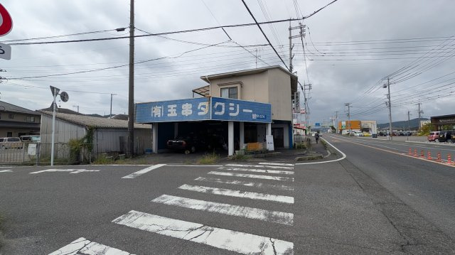 岡山市東区東平島　中古戸建の前面道路含む現地写真