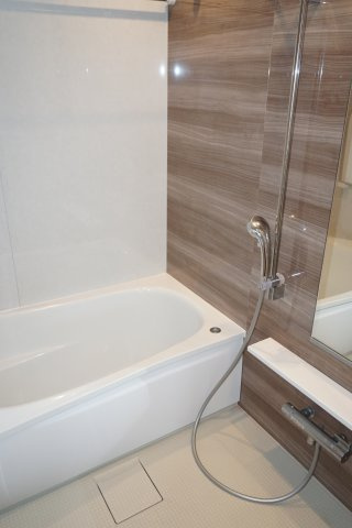 プレミアムレジデンス町屋の浴室|きれいなお風呂です　（同タイプ他室）