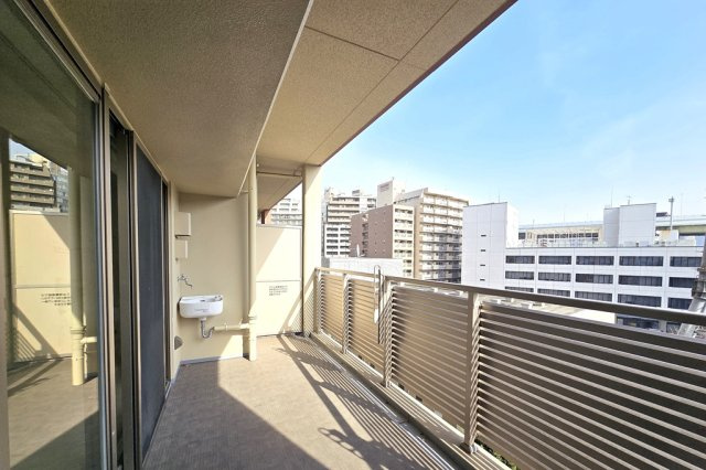 阿波座ライズタワーズマーク20のバルコニー