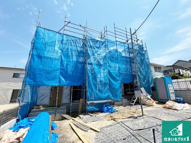 枚方市長尾東町　新築一戸建ての前面道路含む現地写真|周辺は落ち着いた街並みの住宅地！子育てがしやすい住環境です！まだ未完成ですが、現地でしかわからない事もございます。是非一度ご覧ください。