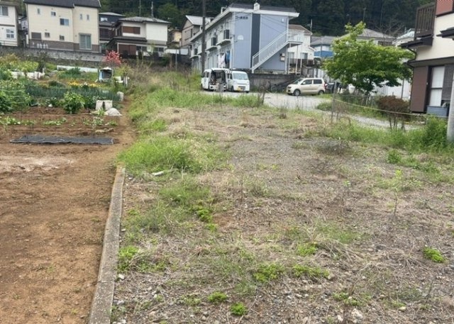 【外観】 | 家を建てる前提で土地を探している場合、地盤の丈夫さは譲れない条件の一つです。地盤が脆弱だと追加工事が必要となります。また、過去に地盤沈下や液状化現象を起こした土地は、できるだけ避けた方がいいでしょう。