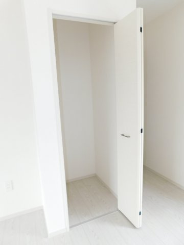 海部郡蟹江町学戸６丁目の新築一戸建の収納|◇リビング収納◇　　リビングの荷物やお子様のおもちゃなどが片付きます♪
