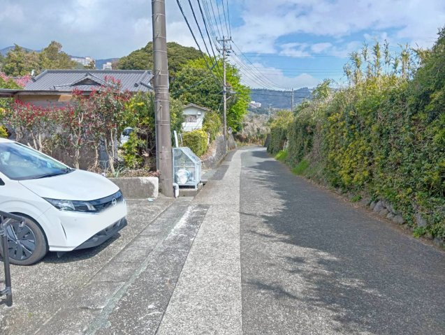 【前面道路含む現地写真】 | 東伊豆町奈良本 中古住宅 EH06134 | 東伊豆町奈良本　前面道路
