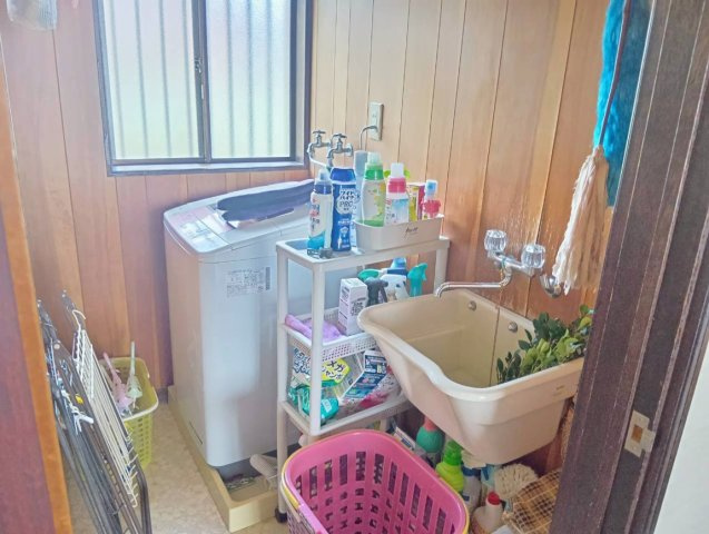 【脱衣所】 | 東伊豆町奈良本 中古住宅 EH06134 | 東伊豆町奈良本　脱衣室