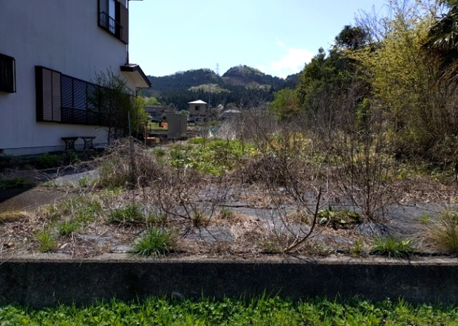 【外観】 | 人が暮らすうえで日光は大切な要素となります。日当たりの良さは譲れないポイントですね。併せて近くに大きな建築物の建築予定がないか、あるいはそれが可能な土地が近くにないか事前に確認することもお勧めします。