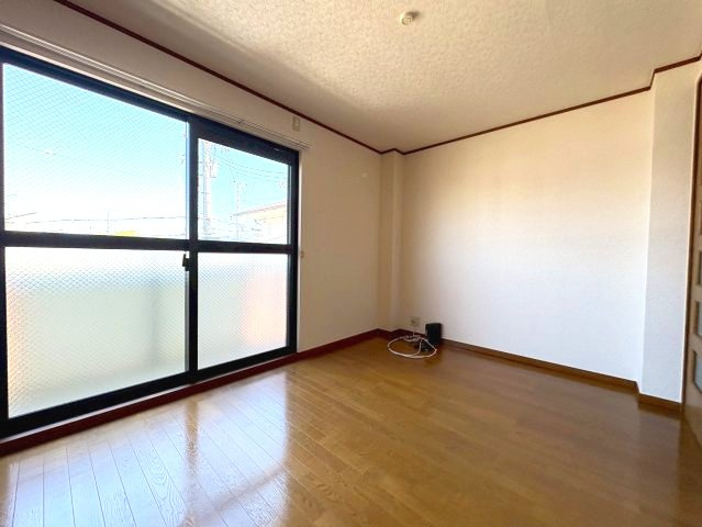 七々色ハイツの洋室