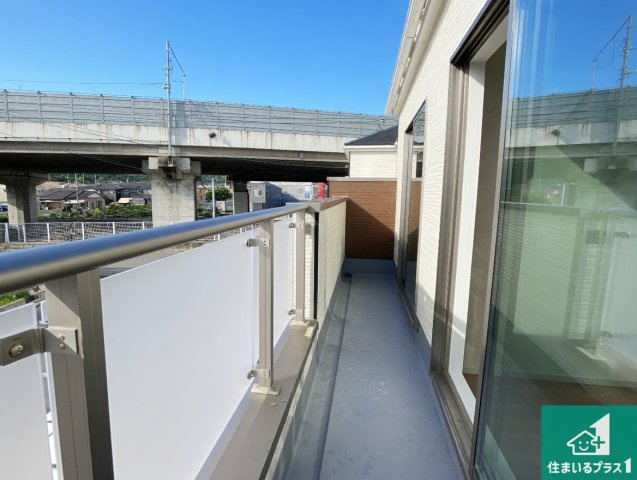 姫路市玉手　第1期　新築一戸建てのバルコニー|ワイドバルコニーは洗濯物を干すスペースが広いのでご家族が多くても安心！