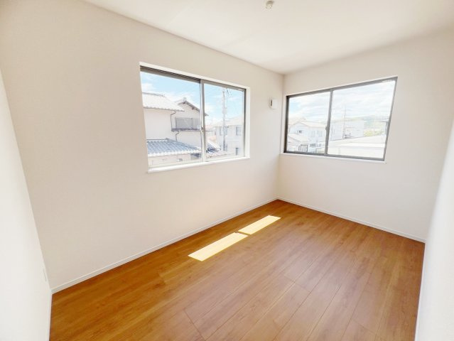 藤枝市藤岡2丁目／5期の洋室