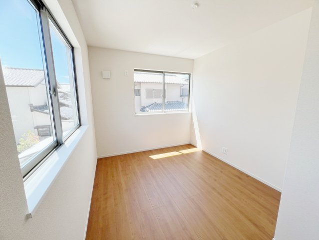 藤枝市藤岡2丁目／5期の洋室