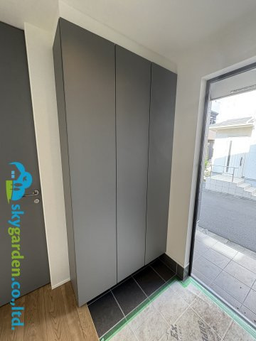 高座郡寒川町小谷１丁目Ⅱ　新築戸建　全４棟B棟の玄関|シューズボックス