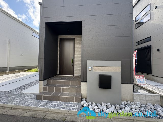 高座郡寒川町小谷１丁目Ⅱ　新築戸建　全４棟B棟の玄関|玄関ポーチの様子