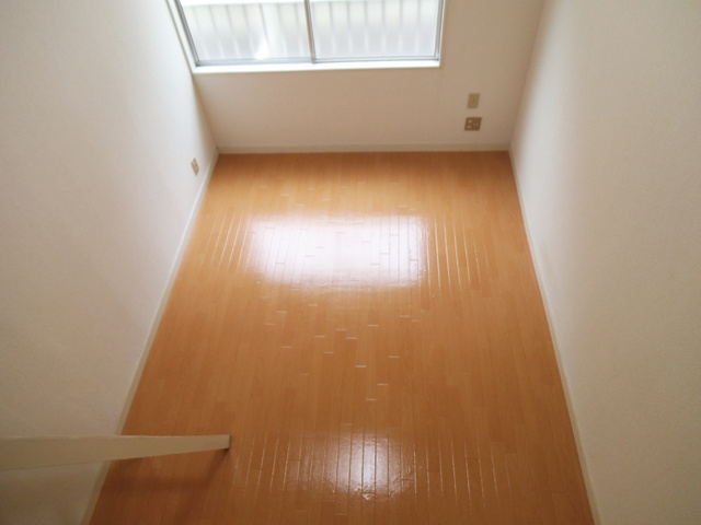 サンエール赤羽の洋室|ロフトから見たお部屋です、高さがあります☆