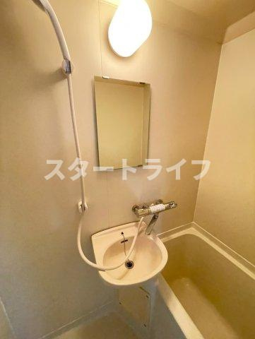 大阪市東淀川区東中島５丁目の賃貸マンションの洗面所