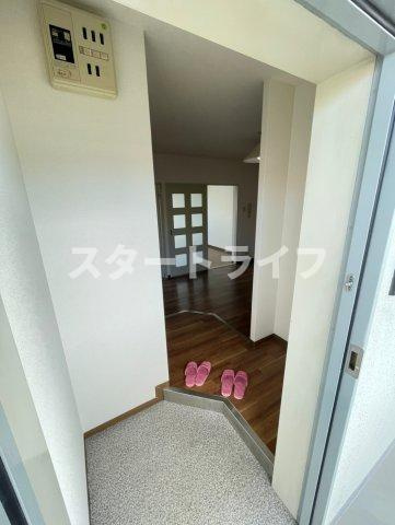 大阪市東淀川区東中島５丁目の賃貸マンションの玄関