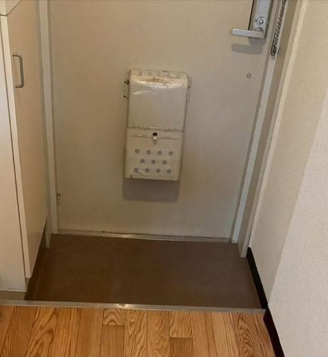 横浜市南区東蒔田町の賃貸マンションの玄関