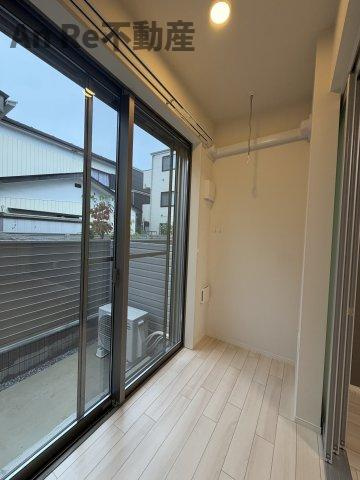 川口市大字安行領根岸のアパートのバルコニー