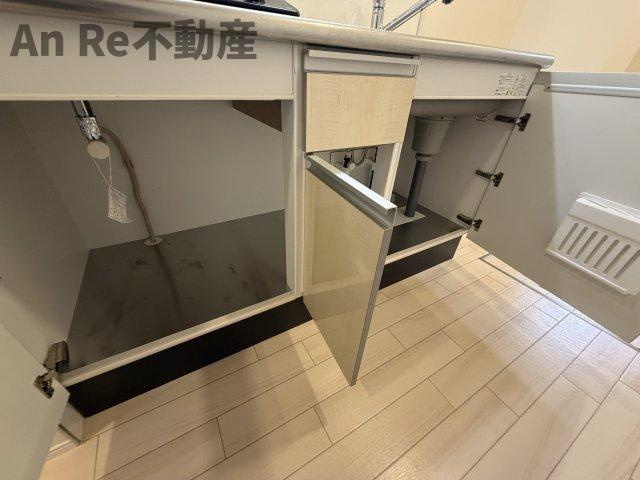 川口市大字安行領根岸のアパートの収納