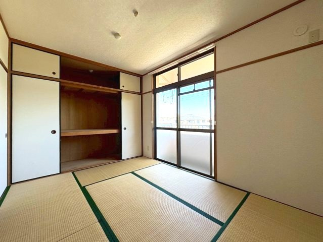 パインアベニューの和室