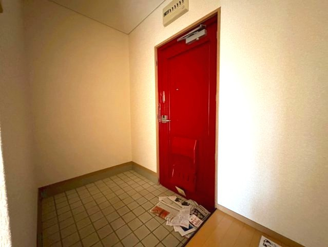パインアベニューの玄関